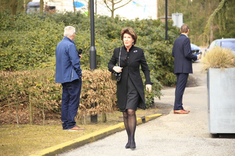 Mies Bouwman in besloten kring gecremeerd