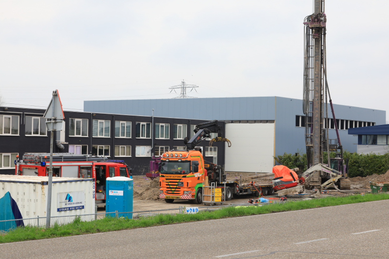 Kraanmachinist overleden na vallende heipaal