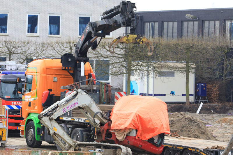 Kraanmachinist overleden na vallende heipaal