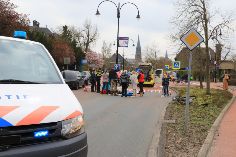 Fietsster ernstig gewond na aanrijding