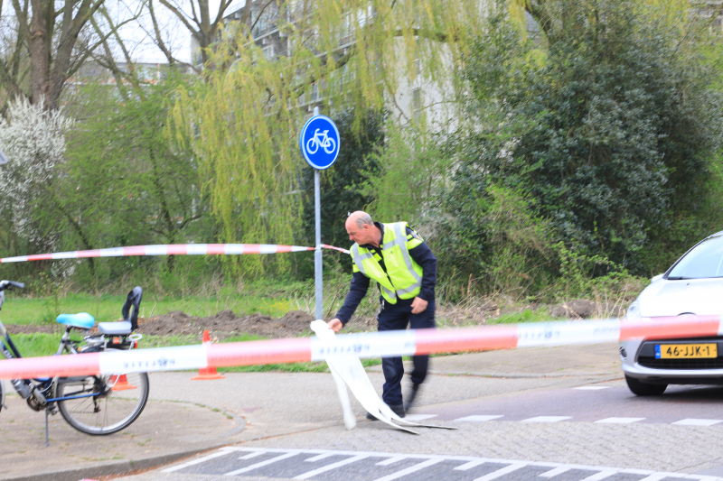 Fietsster aangereden door auto