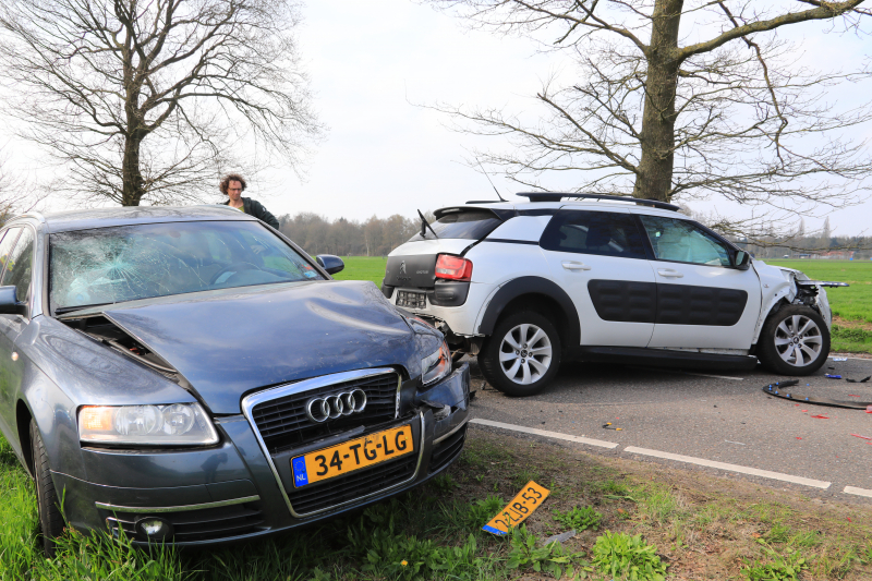 Keerende tractor zorgt voor flink ongeval