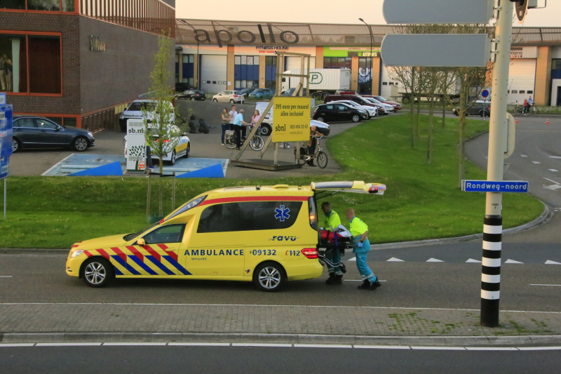 Overstekende fietsster aangereden door motor