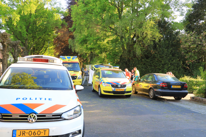 Overstekende fietser zwaargewond na aanrijding