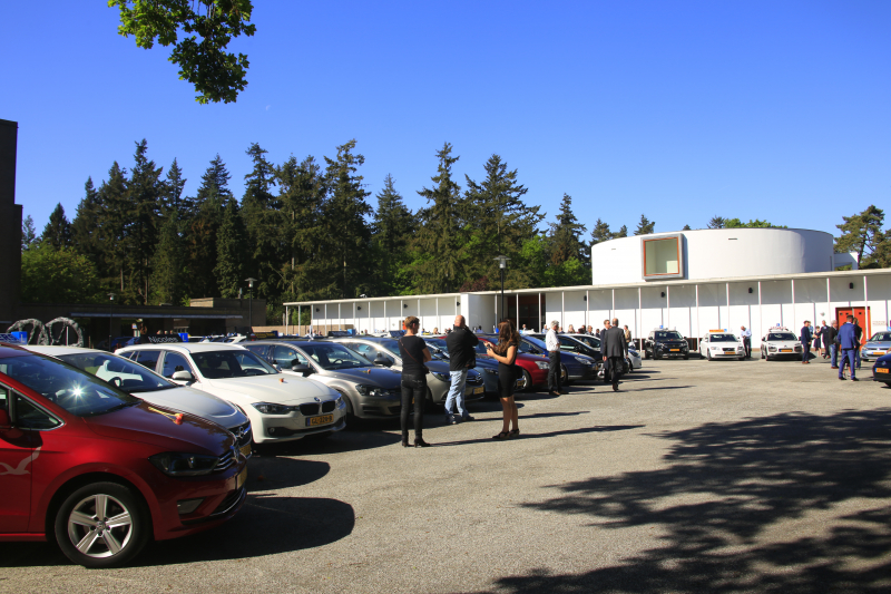 Erehaag bij uitvaart rijinstructeur Henk Reinink