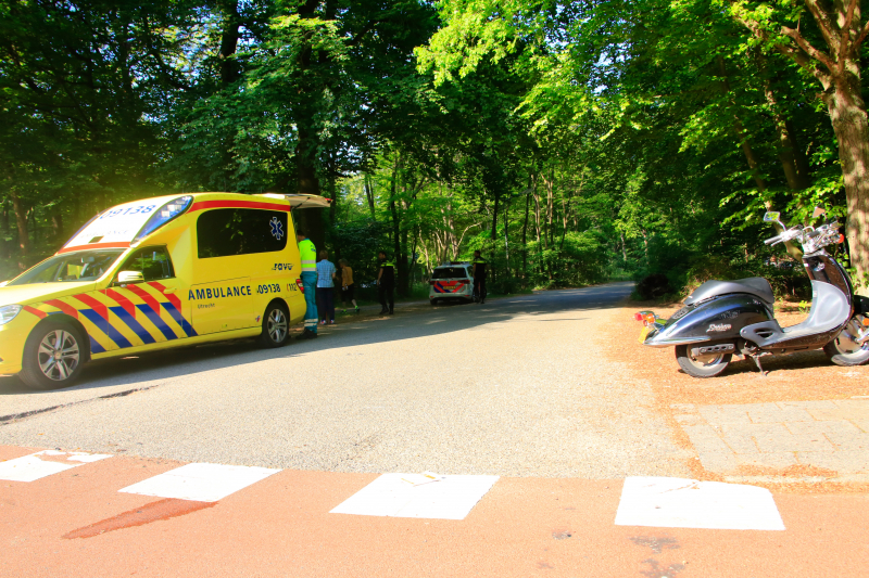 Brommerrijder gewond na botsing met auto