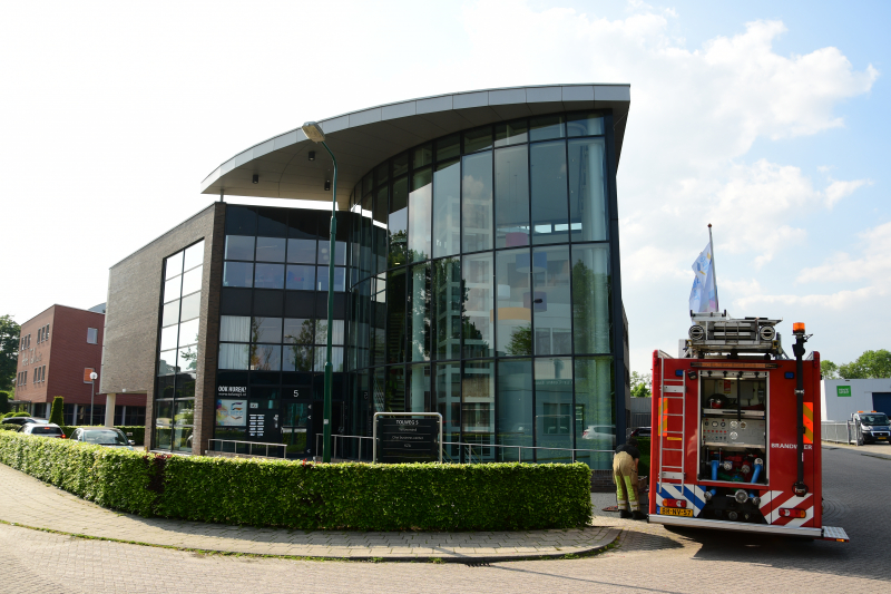 Gesprongen waterleiding zet kantoor blank