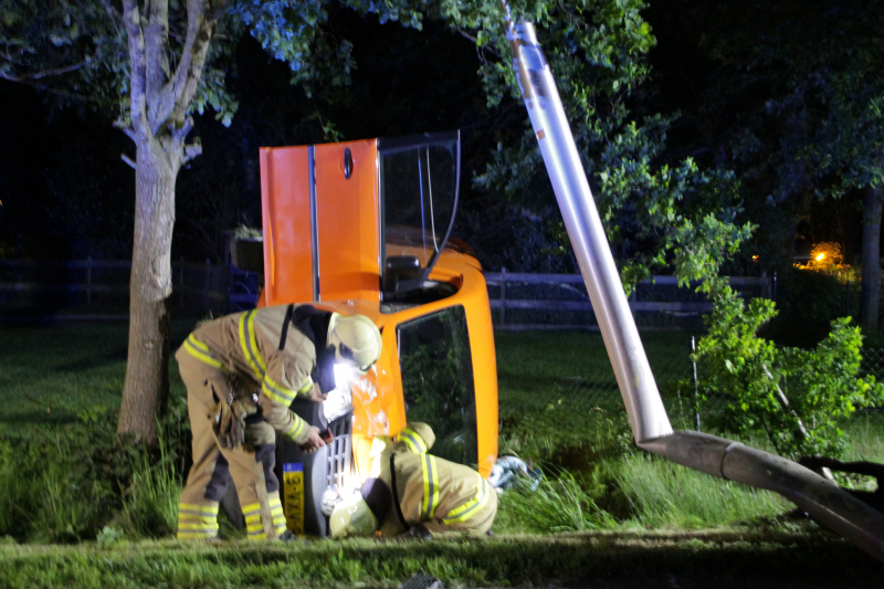 Gewonde bij aanrijding tussen bestelwagen en auto