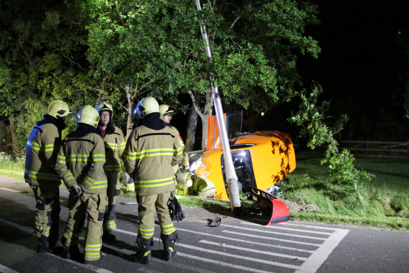 Gewonde bij aanrijding tussen bestelwagen en auto