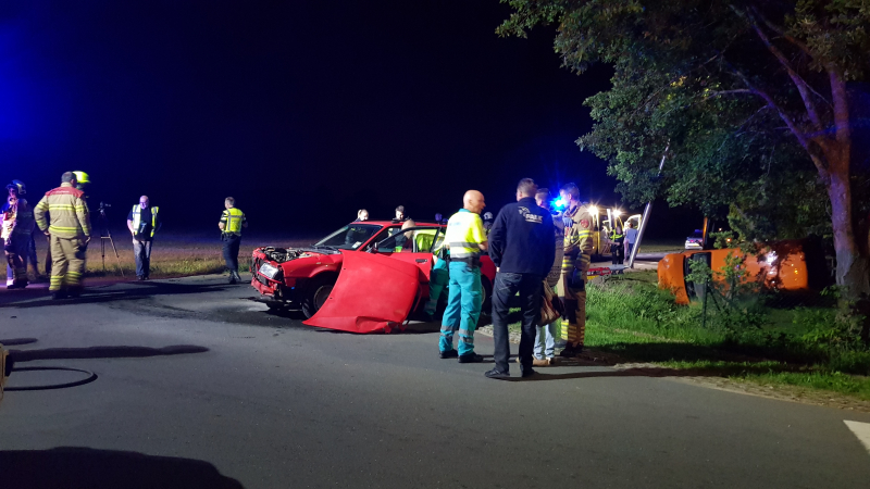 Gewonde bij aanrijding tussen bestelwagen en auto