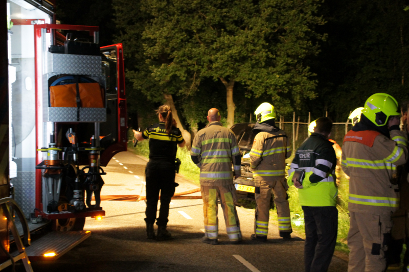 Auto belandt in sloot, automobilist spoorloos
