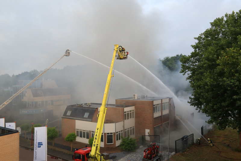Grote brand in DHL-depot