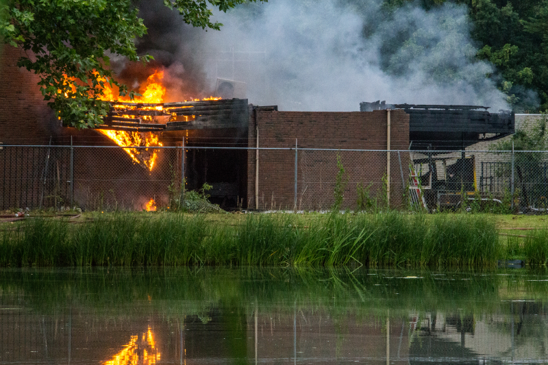 Grote brand in DHL-depot