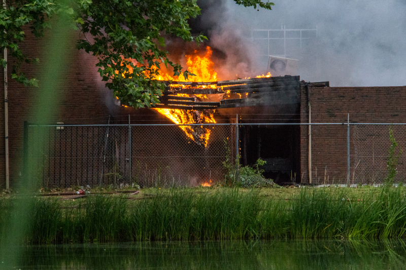 Grote brand in DHL-depot