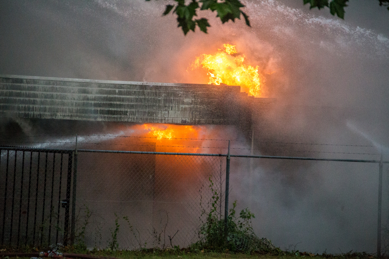 Grote brand in DHL-depot