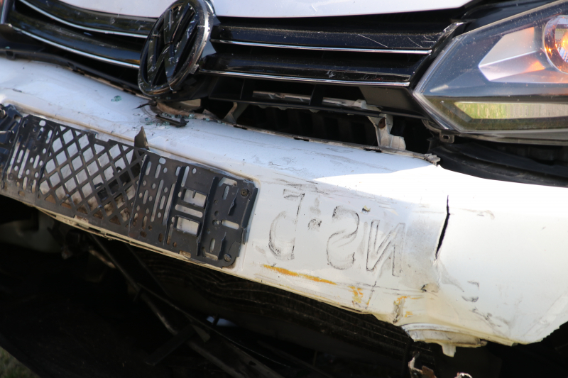 Flinke schade bij kop-staartbotsing tussen drie voertuigen