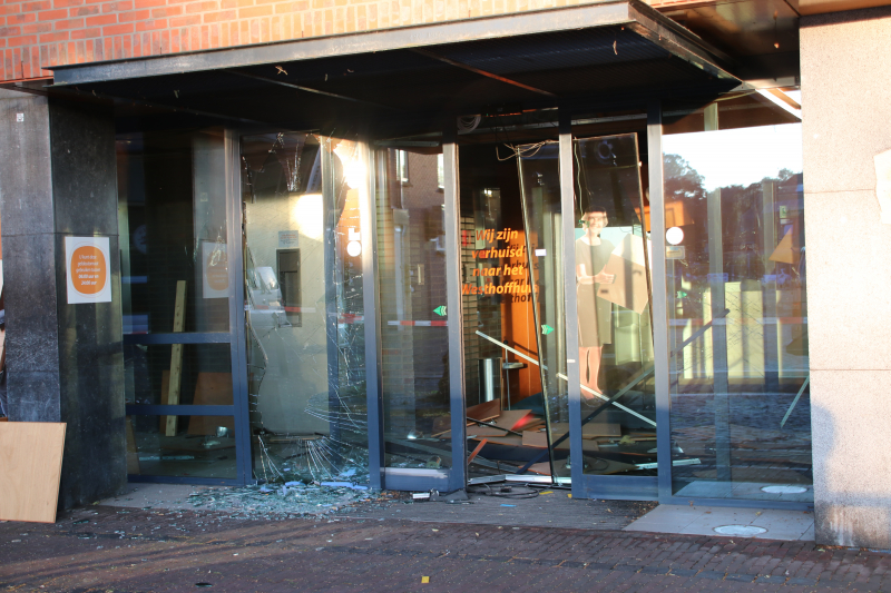 Harde knallen bij plofkraak Rabobank