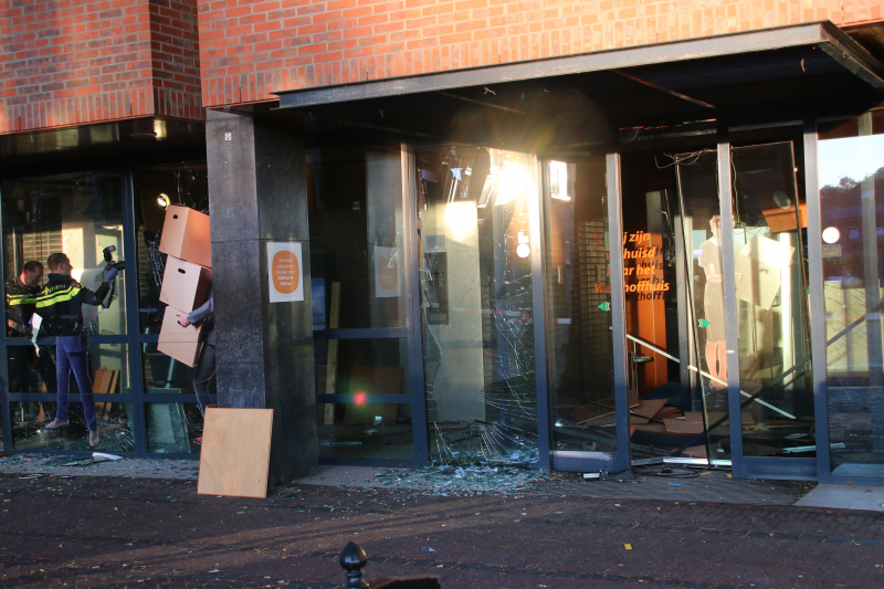 Harde knallen bij plofkraak Rabobank