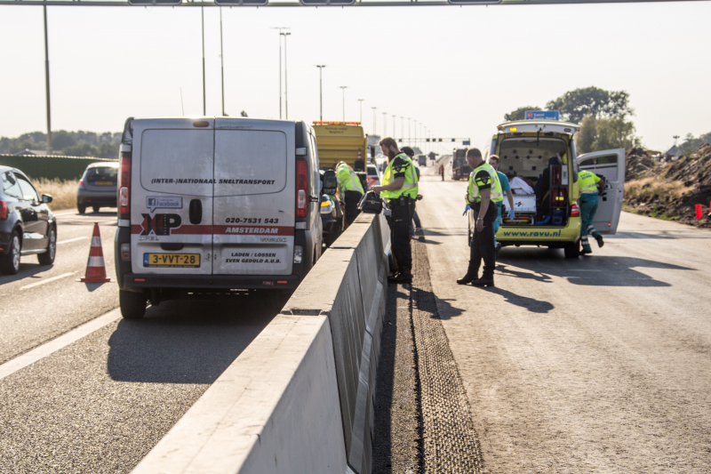 Dronken bestuurder klapt op voorganger
