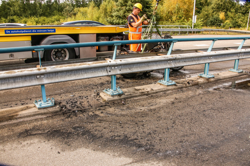 Kawasaki motor brandt volledig uit