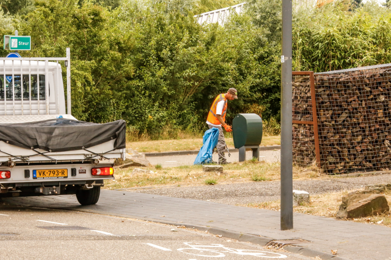 Nieuwland is overvolle hondenpoepbakken zat