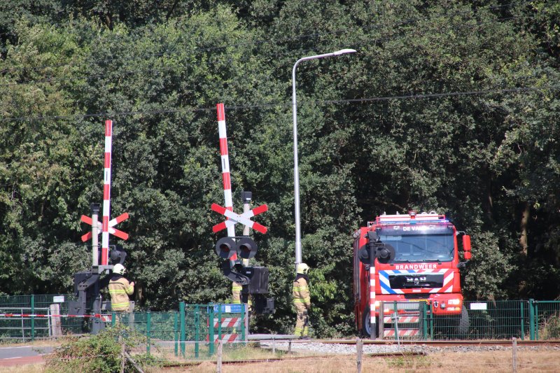 Gebroken bovenleiding zorgt voor brand bij spoorlijn