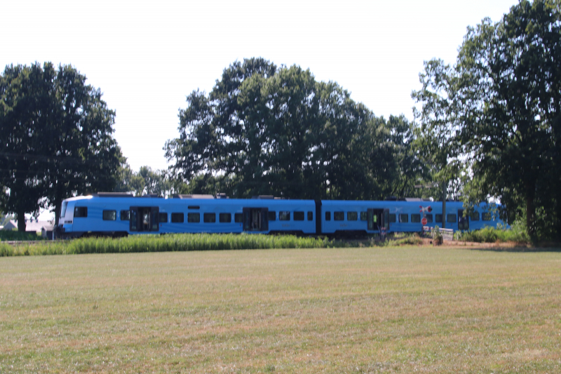 Gebroken bovenleiding zorgt voor brand bij spoorlijn