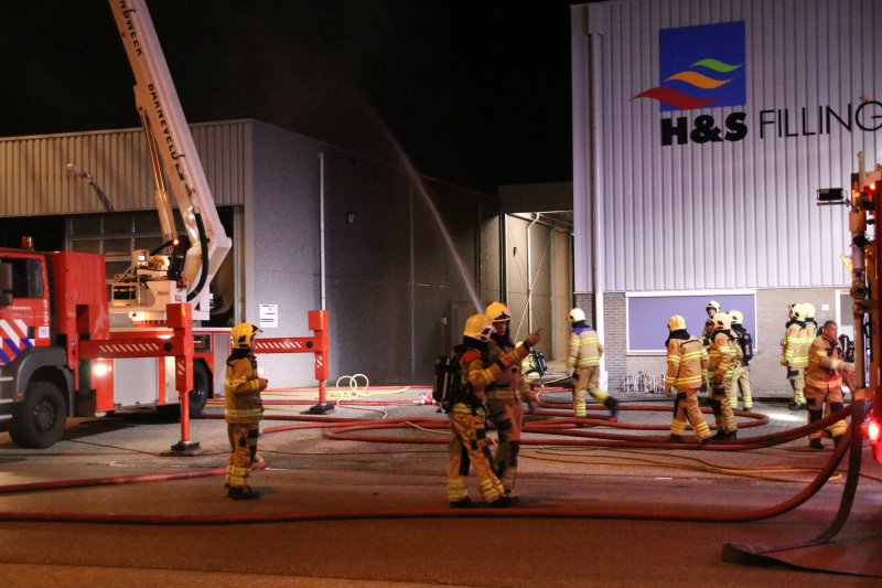 Felle brand verwoest vrachtwagen restauratiebedrijf