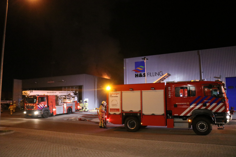Felle brand verwoest vrachtwagen restauratiebedrijf
