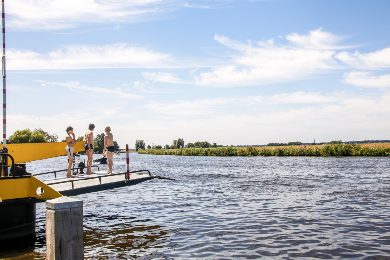 Warme weer zorgt voor drukte in en aan de Eem