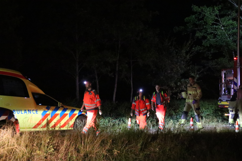 35-jarige automobilist overleden na botsing tegen boom