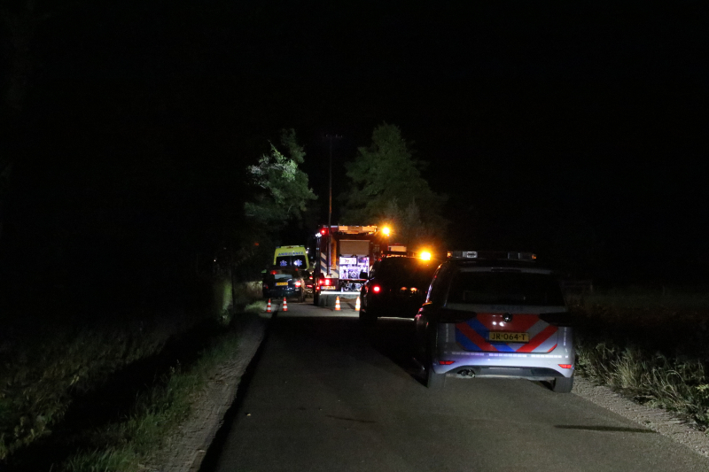 35-jarige automobilist overleden na botsing tegen boom