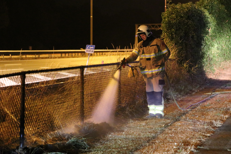 Bermbrand snel onder controle