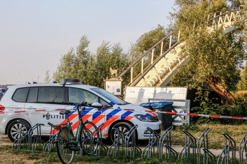 Stoffelijk overschot aangetroffen onder wandelbrug