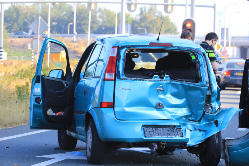 Veel schade bij kop-staartbotsing