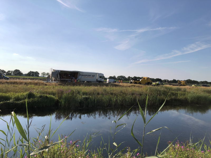 Vrachtwagen verliest lading tomaten