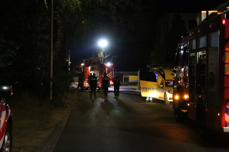 Uitslaande brand op woonboot