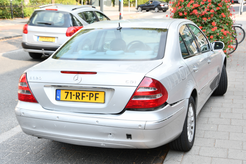 Lange file door fikse kop-staartaanrijding