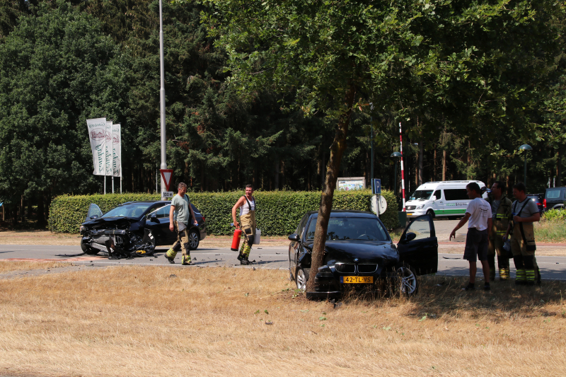 Frontale aanrijding bij gasterij Zondag