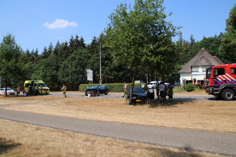Frontale aanrijding bij gasterij Zondag