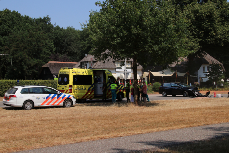 Frontale aanrijding bij gasterij Zondag