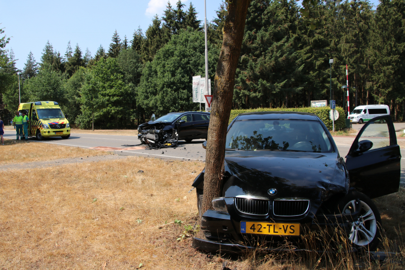 Frontale aanrijding bij gasterij Zondag