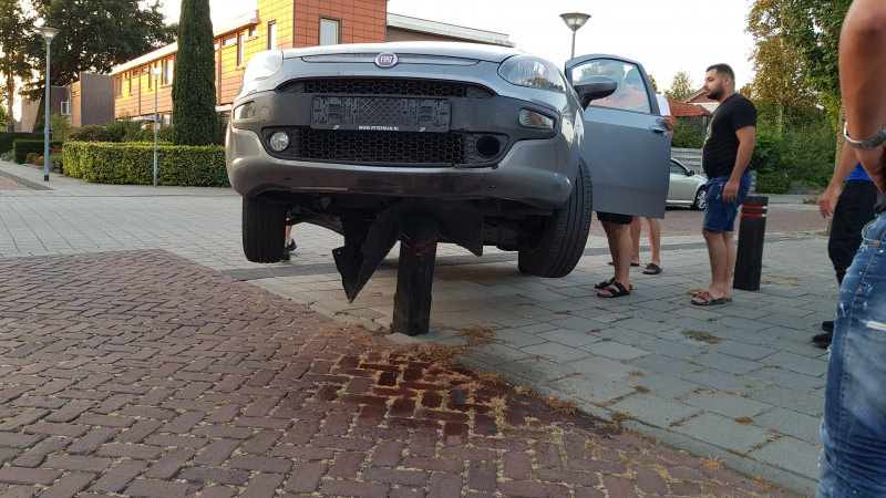 Binnenbocht nemen word auto fataal