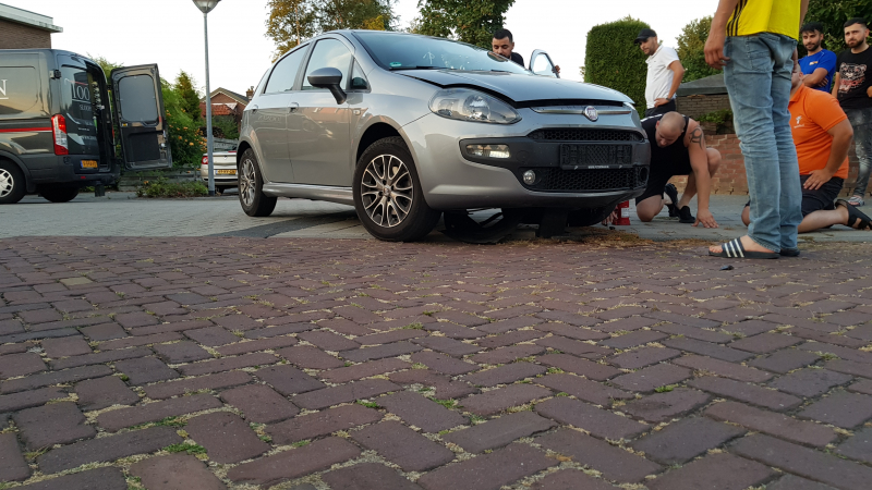 Binnenbocht nemen word auto fataal