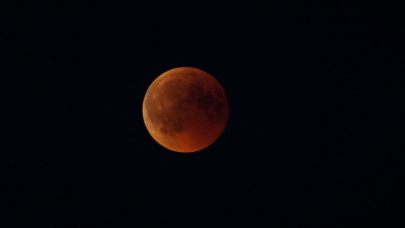 Maansverduistering, bloedmaan voor velen niet te zien