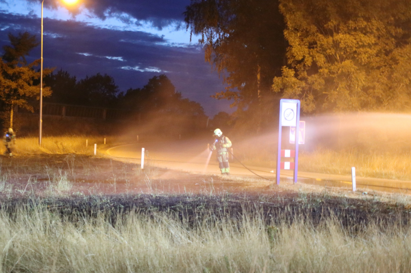 Bermbrand geblust bij oprit snelweg