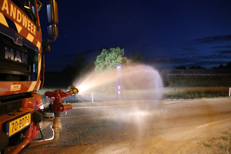 Bermbrand geblust bij oprit snelweg