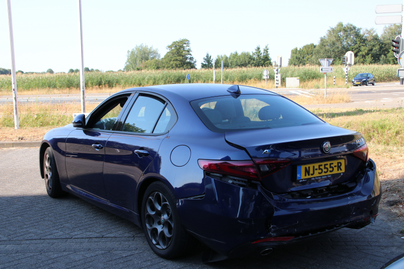 Grote schade bij aanrijding op kruising