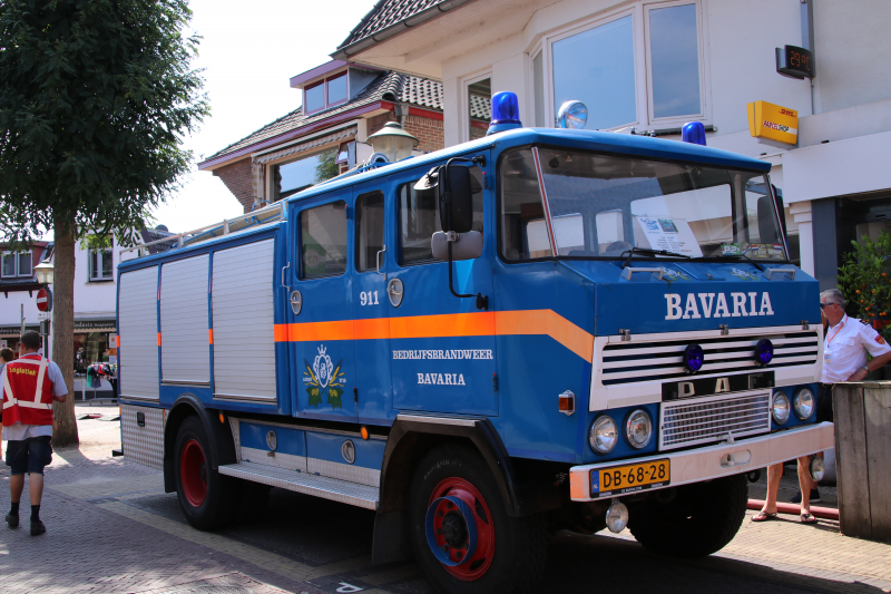 Grote drukte op de dag van de oude brandweerwagen