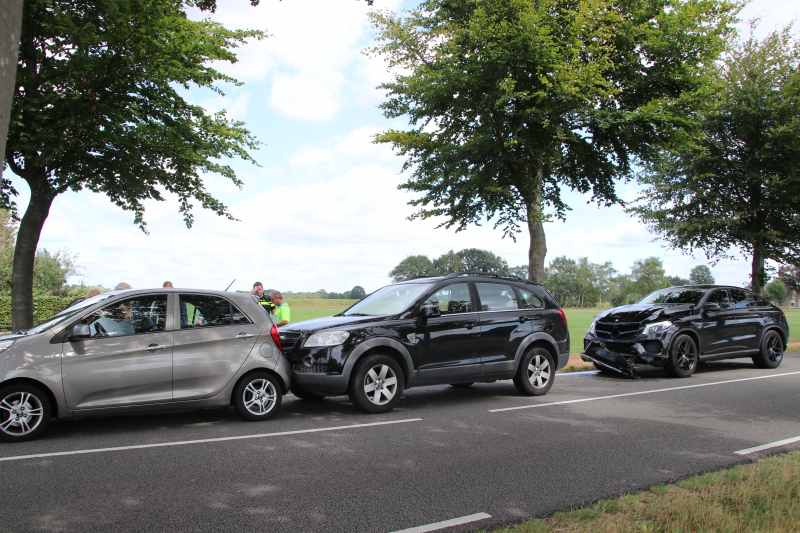 Kettingbotsing met vier auto's